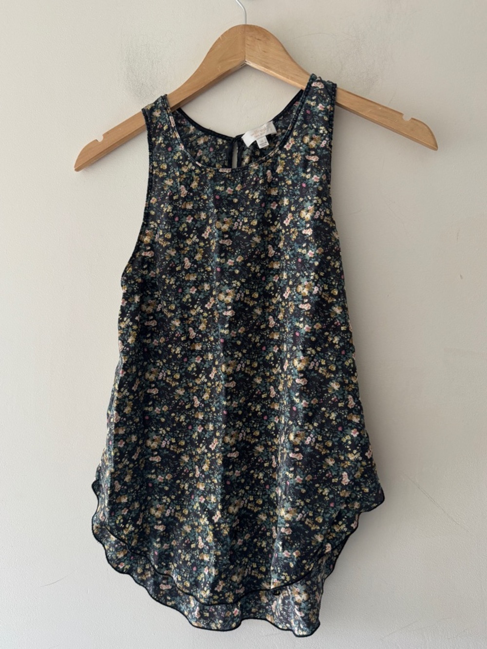 Wilfred Aritzia Floral 100% Silk Floral Cottagecore Tank Top